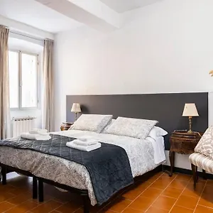 https://centro-storico-di-genova-a-15-minuti-sweet-home.hotelitalianriviera.com