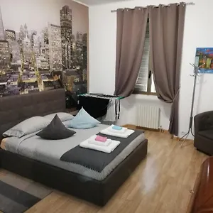 https://suite-apartent-4-milano-centrale.italymilanhotels.net